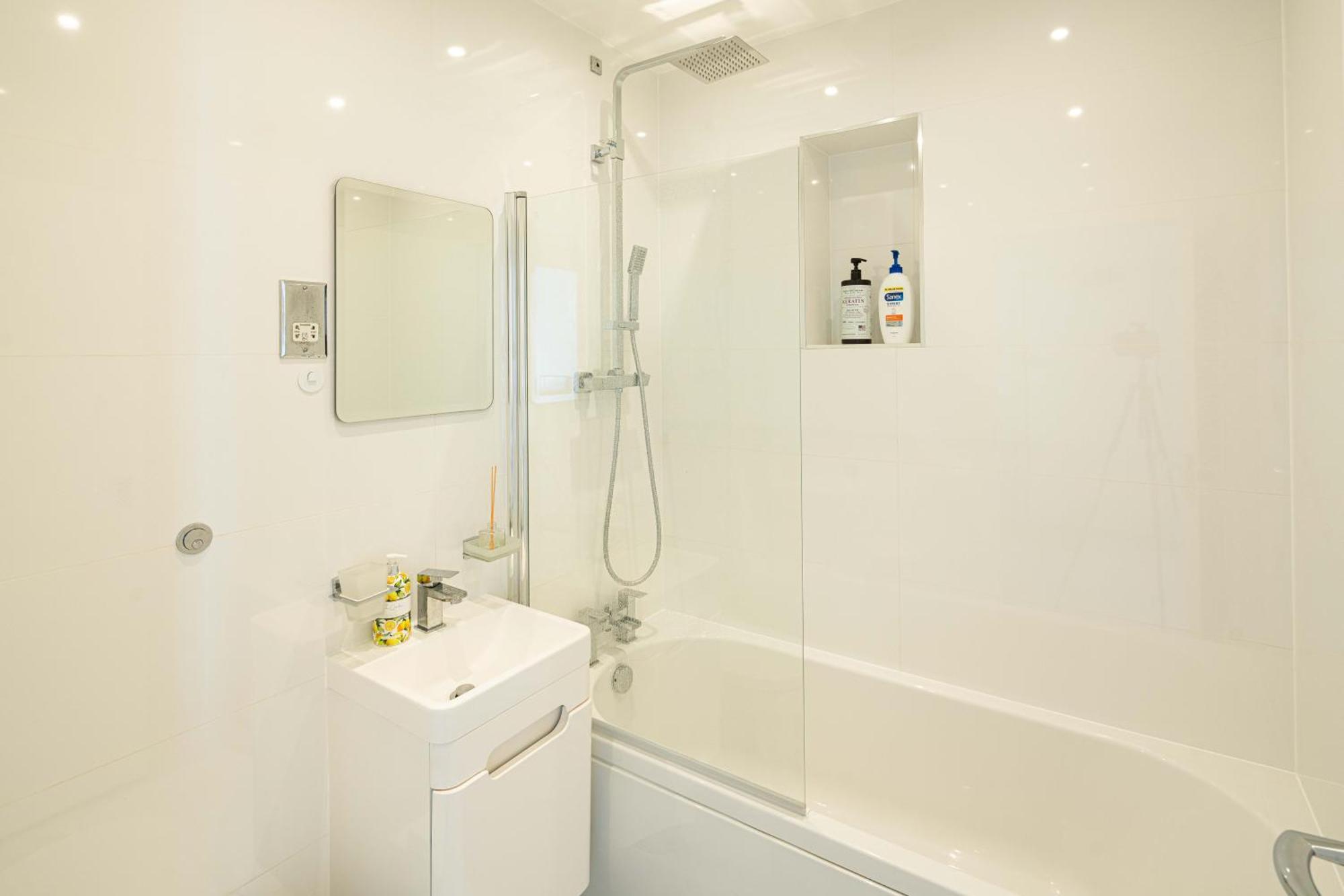 Charming Newly Refurb 2-Bed 2-Bath Whole Apartment Near Hyde Park & Kensington, Prime Paddington Location Zone 1 Londra Esterno foto