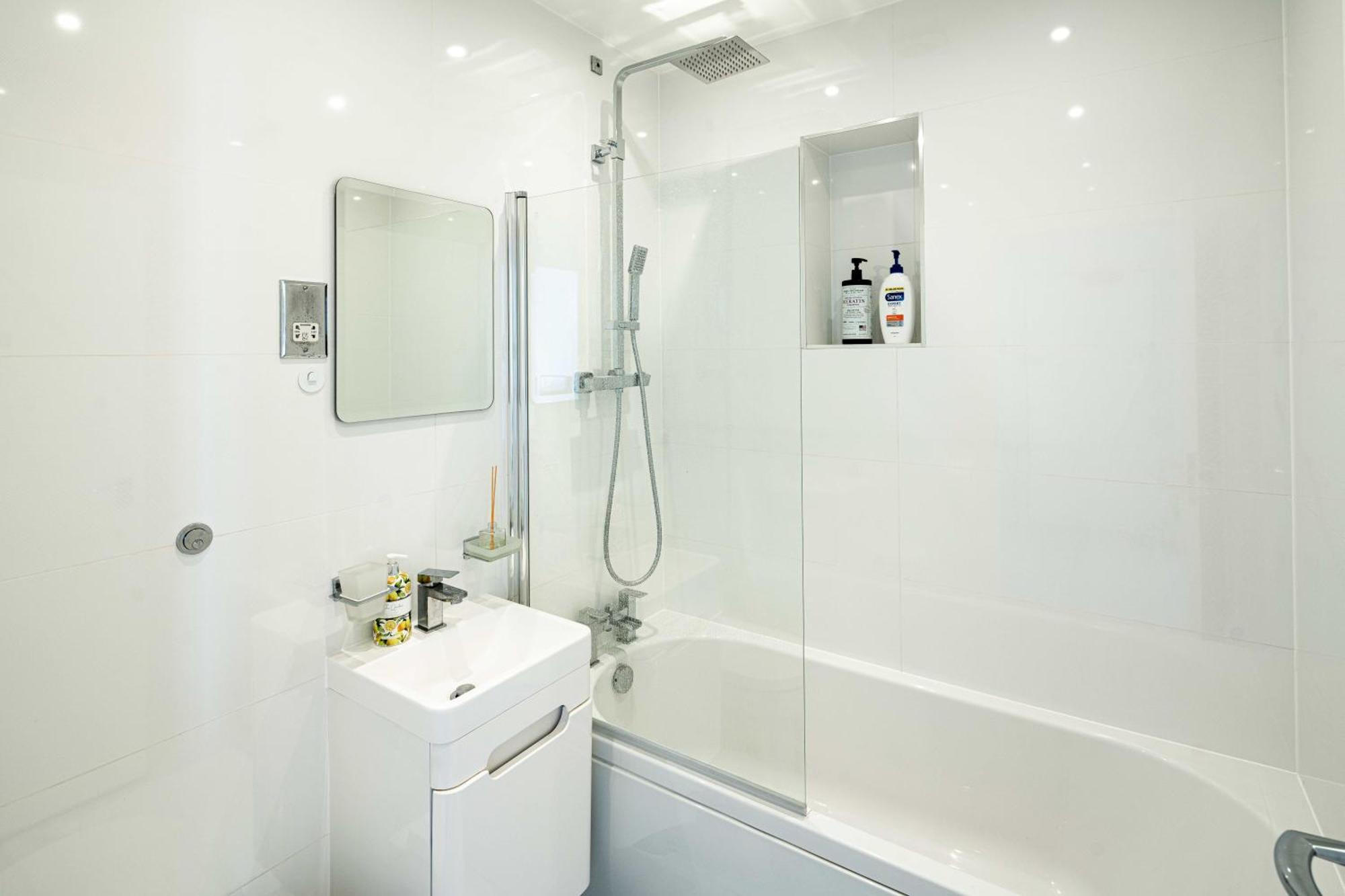 Charming Newly Refurb 2-Bed 2-Bath Entire Apartment With Ac Near Hyde Park, Paddington, Nottinghill And Kensington In Zone 1 Central London Londra Esterno foto